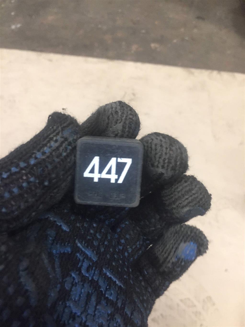 Volkswagen Caddy II 1995-2004 для Реле 447