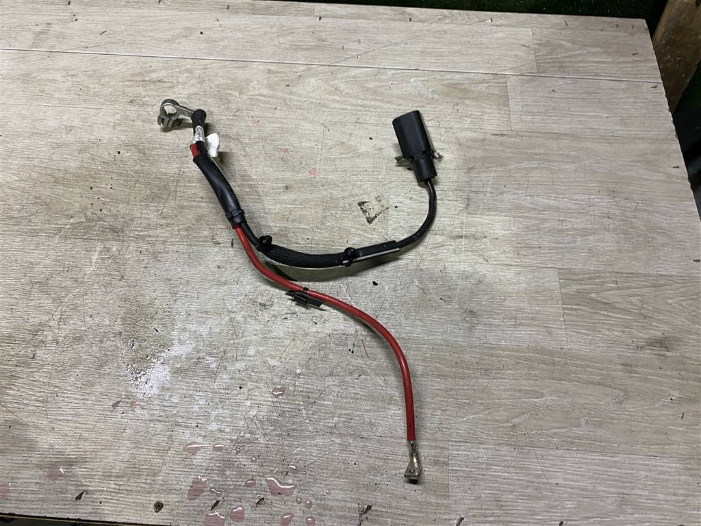 Skoda Octavia A7 для Клемма аккумулятора (плюс)