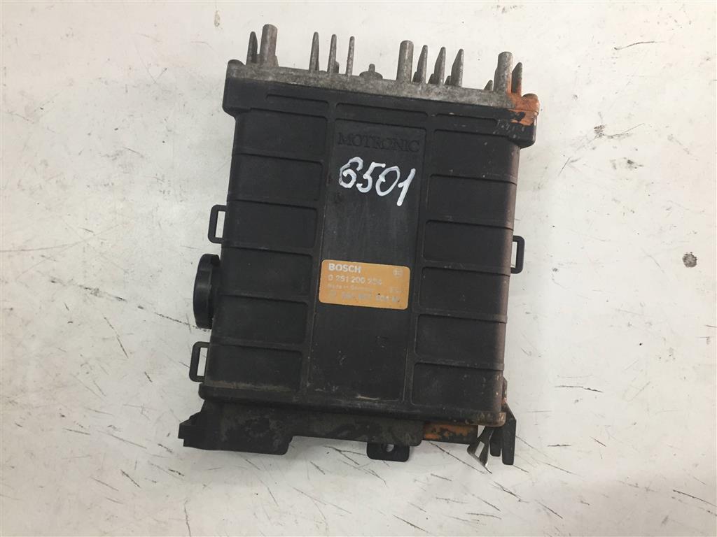 Volkswagen Passat (B3) 1988-1993 для Блок управления двигателем