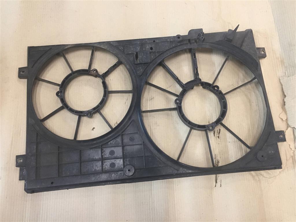 Volkswagen Golf V Plus 2005-2014 для Диффузор вентилятора