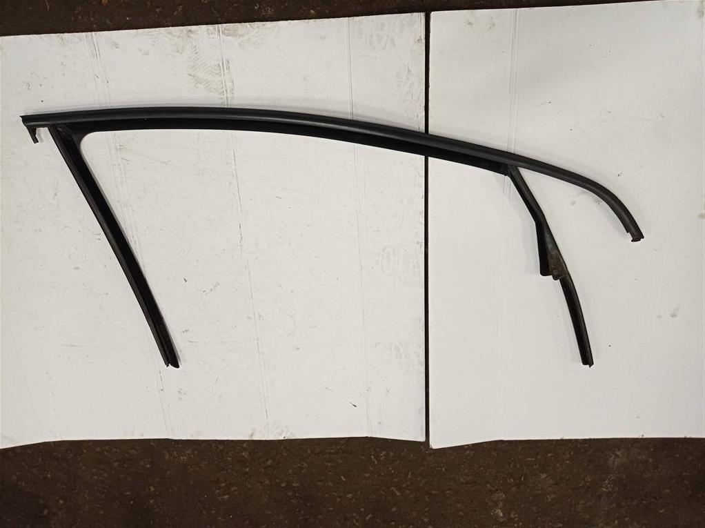 Volkswagen Golf V 2003-2009 для уплотнитель стекла двери передний правый