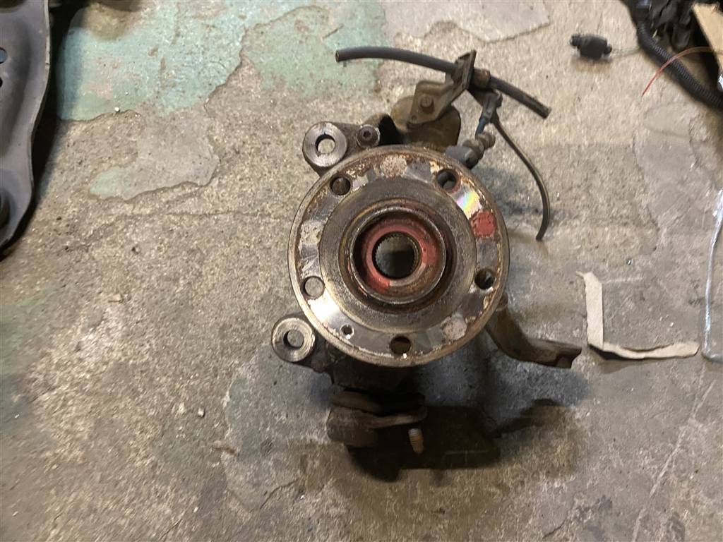 Skoda Octavia A7 для Кулак поворотный передний левый