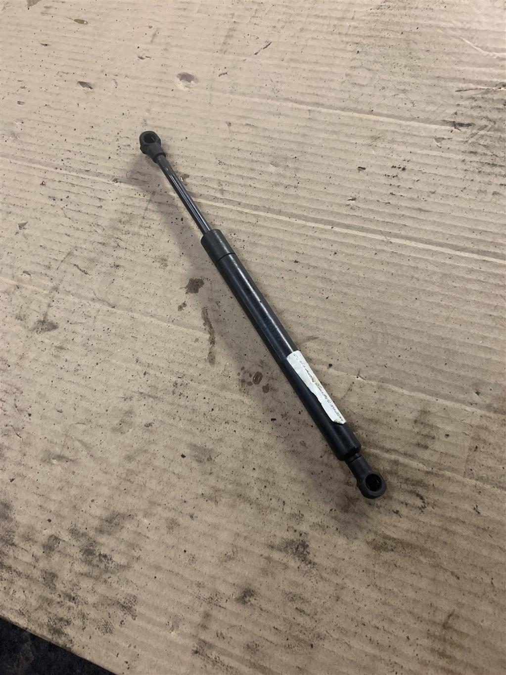 Porsche  Cayenne 955 2002-2007 для Амортизатор крышки багажника