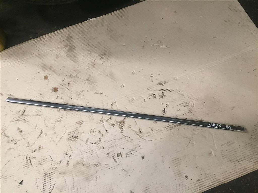 Volkswagen Touareg 7L 2007-2010 для Молдинг стекла двери задней левой