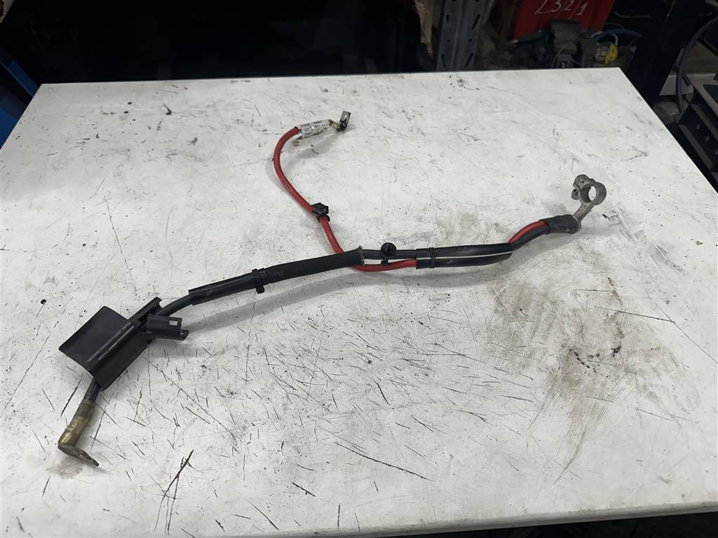 Skoda Octavia A7 для Клемма аккумулятора (плюс)