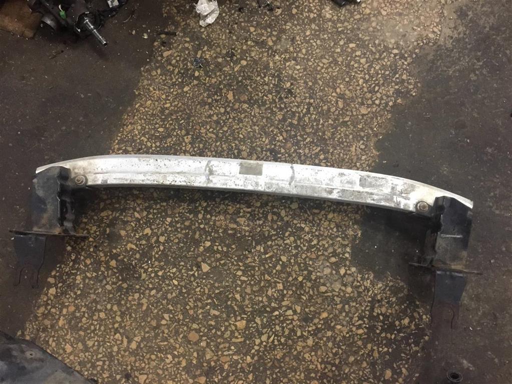 Audi Q7 (4L)  2005 - 2009 для Усилитель переднего бампера