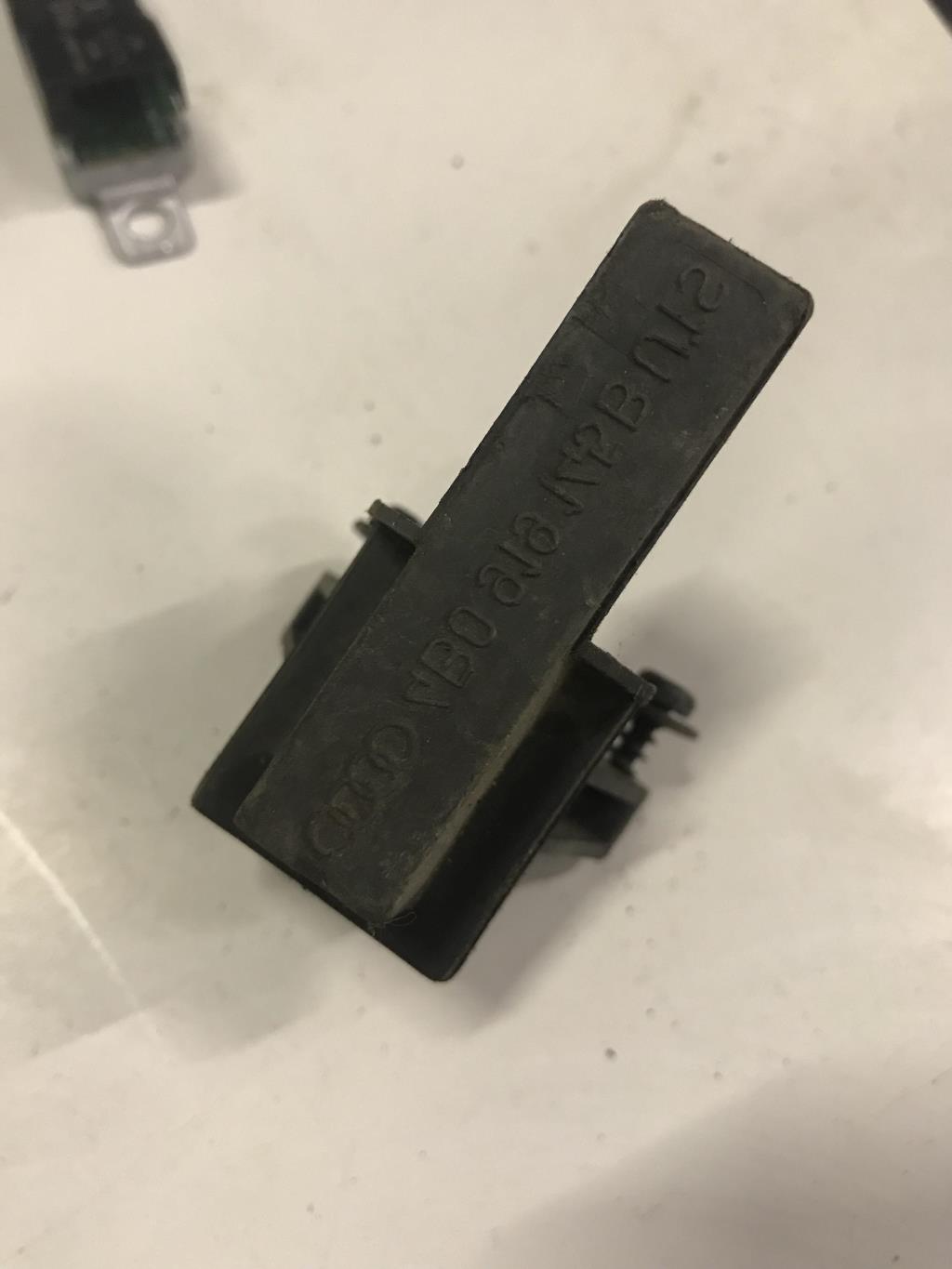 Audi Q7 (4L)  2005 - 2009 для блок радио часов