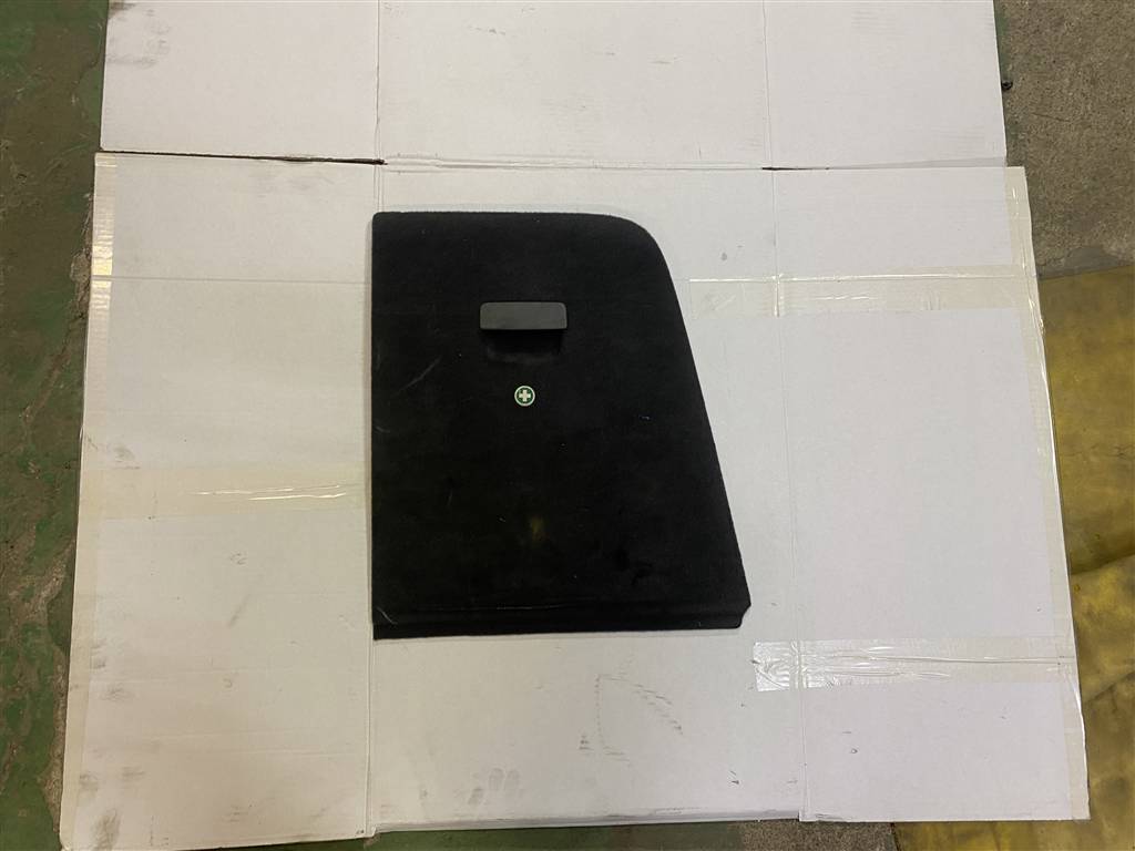 Volkswagen Touareg 7L 2007-2010 для Крышка обшивки багажника правая