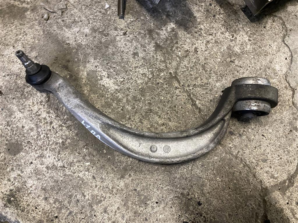 Audi A6 C7 для Рычаг передний нижний левый