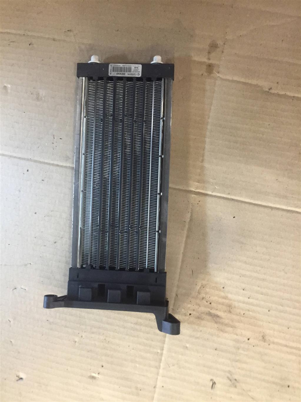 Audi A6 (C6 4F) 2005-2008 для Радиатор отопителя (ЭЛЕКТРИЧЕСКИЙ)