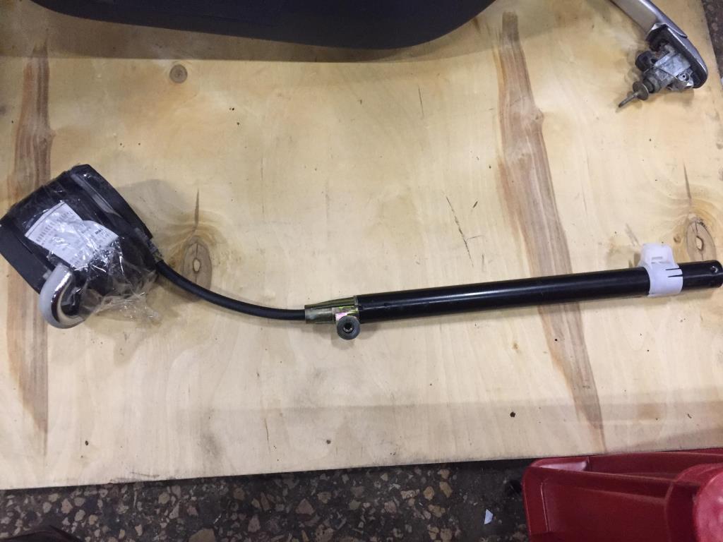 Volkswagen Sharan 2006-2010 для Ремень безопасности с пиропатроном