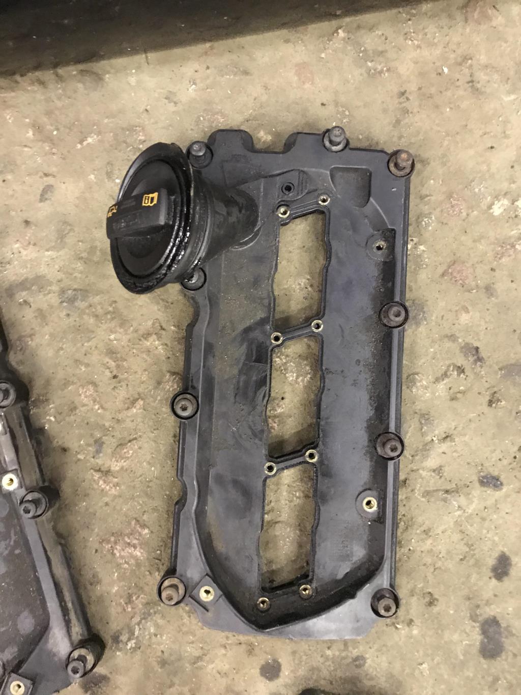 Audi A6 (C6 4F) Allroad quattro 2005-2012 для Крышка клапанная (ГБЦ)