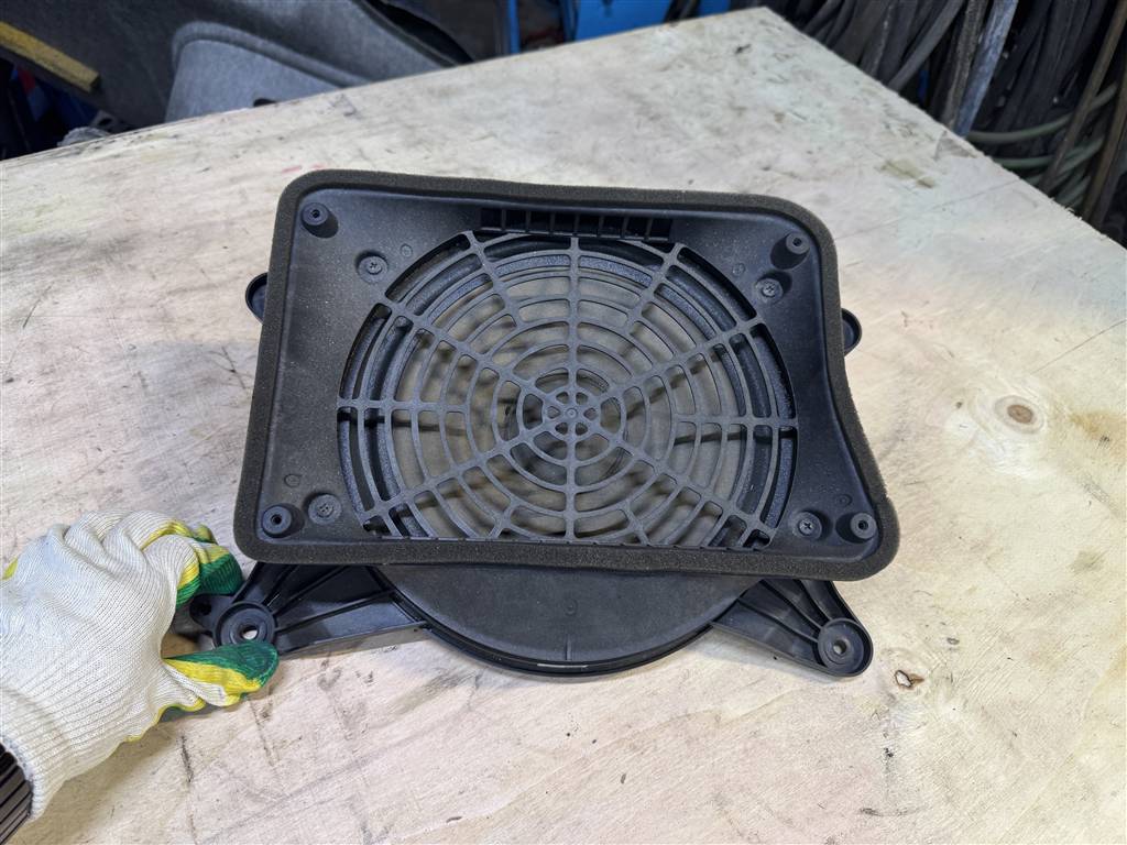 Audi A6 C7 для Динамик сабвуфер