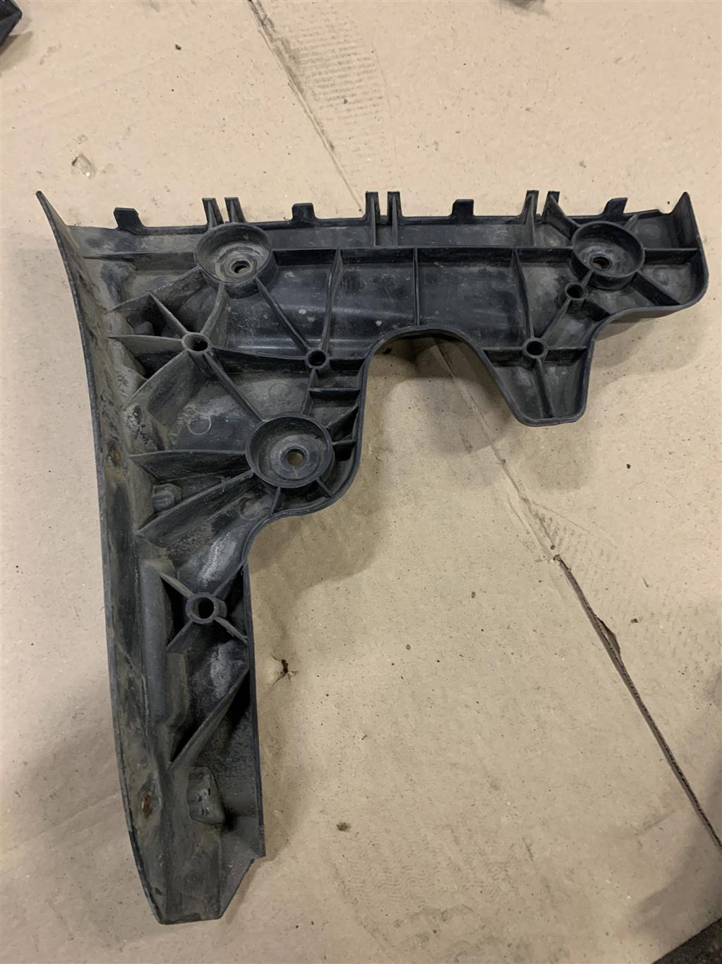 Audi RS6 (C6 4F) 2007-2011 для Кронштейн бампера