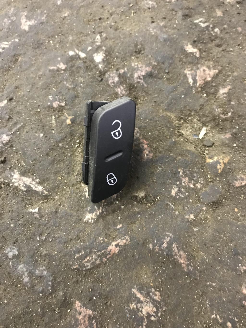 Volkswagen Passat CC 2008-2012 для Кнопка центрального замка