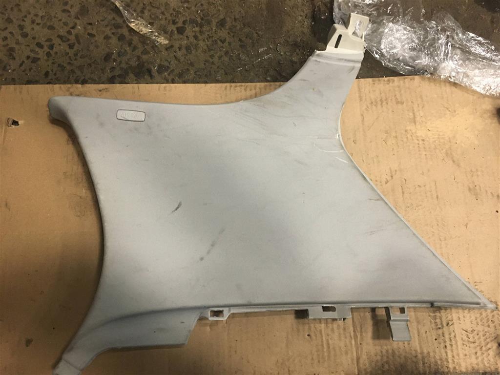 Volkswagen Golf V 2003-2009 для Обшивка стойки