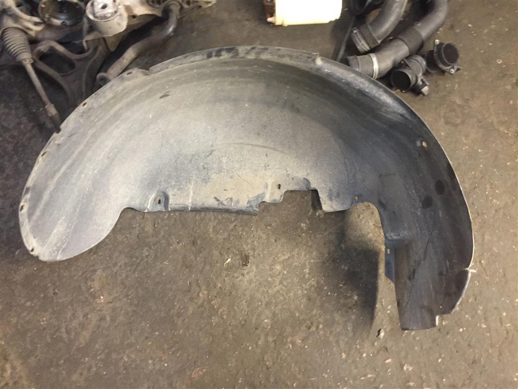 Volkswagen Touareg 7L 2002-2006 для Локер задний правый(подкрылок)