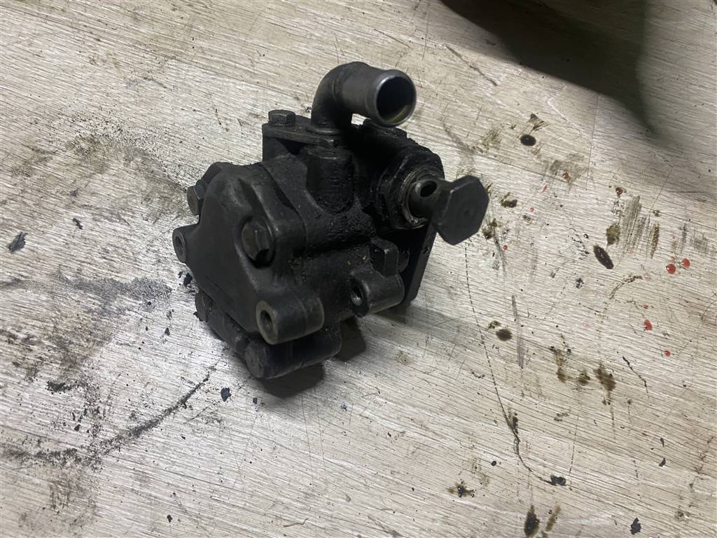 Audi Q7 (4L)  2005 - 2009 для Насос гидроусилителя