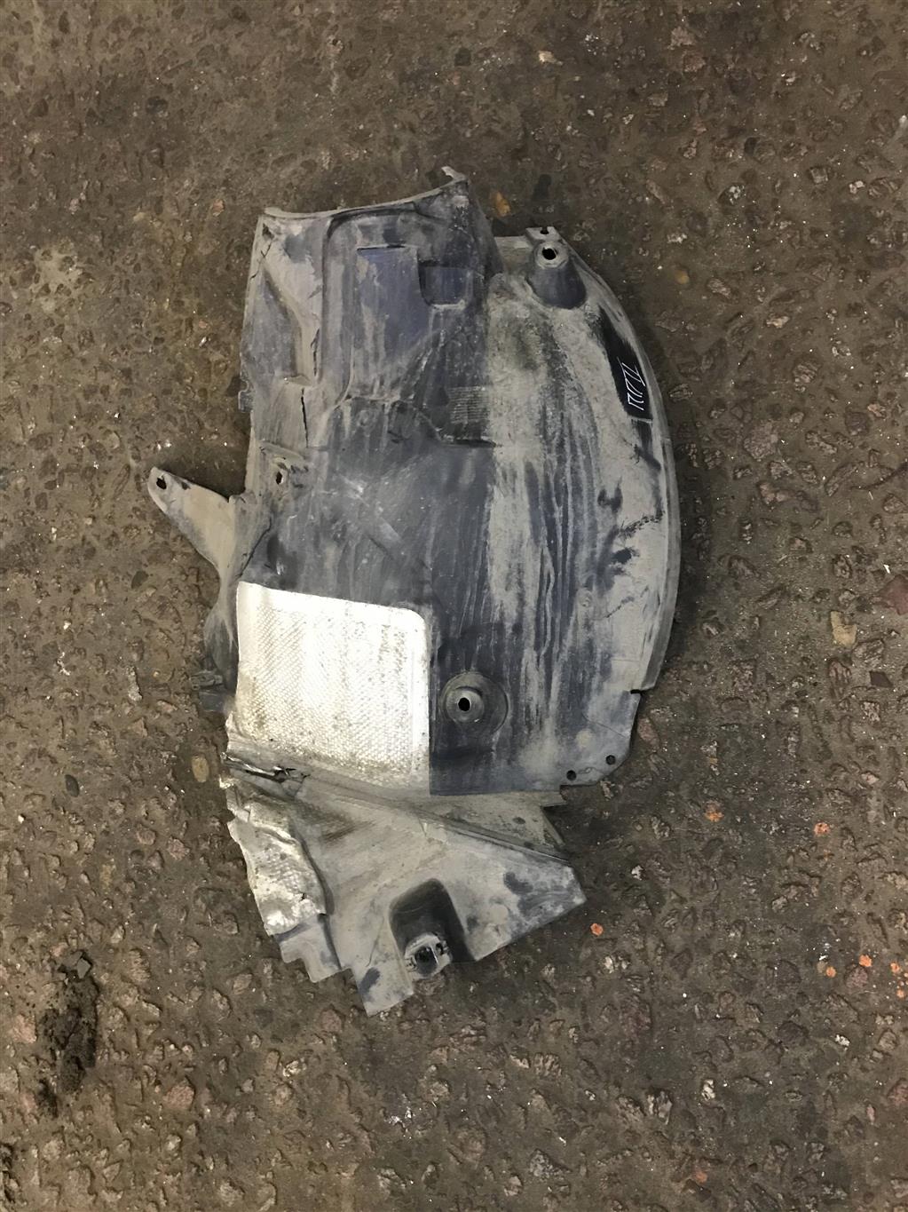 Mercedes-Benz W204 C-classe 2006-2011 для локер передний правый задняя часть