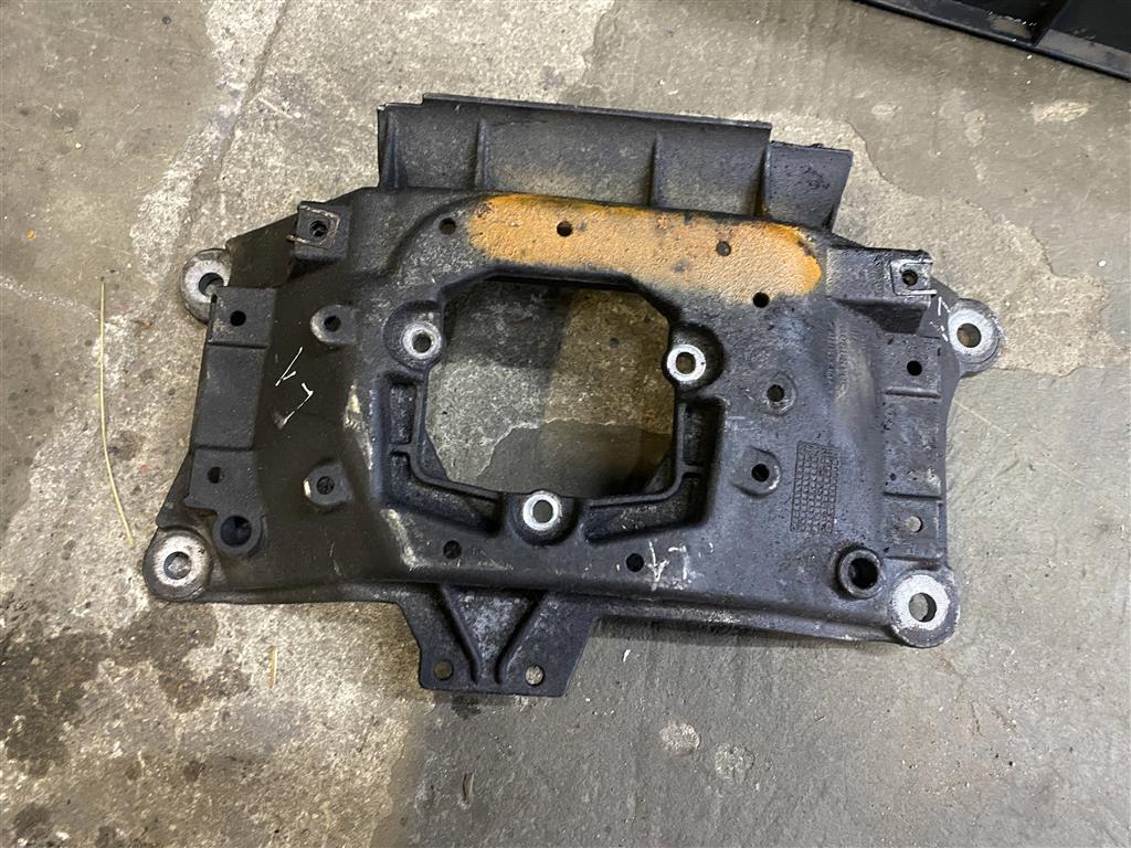 Audi A6 C7 для Опора КПП