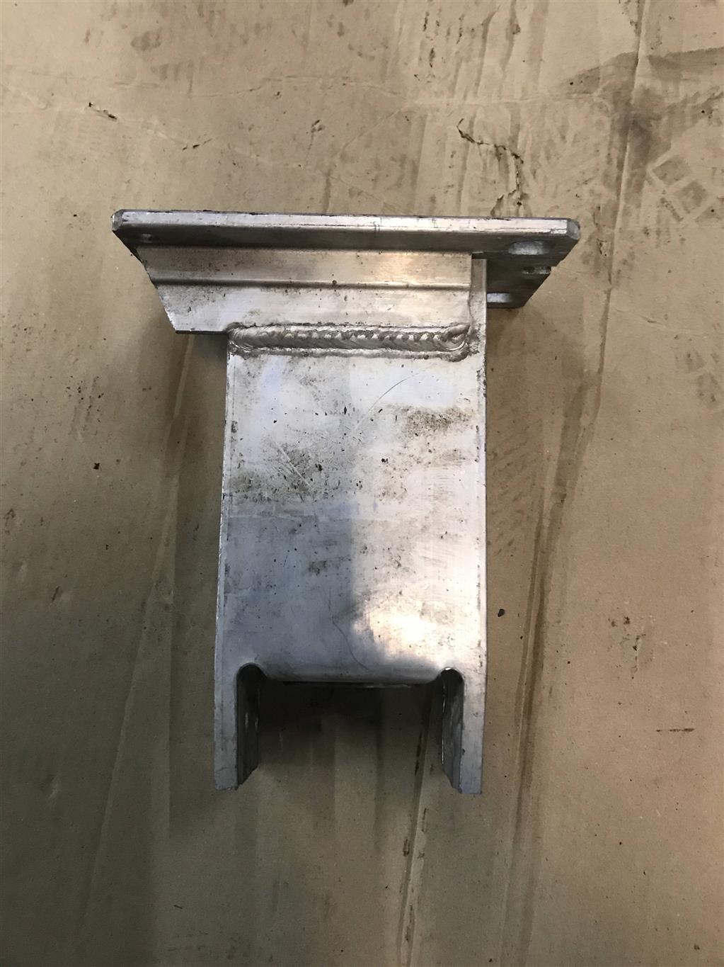 Audi A4 (B8) 2007-2012 для Кронштейн усилителя переднего бампера левый