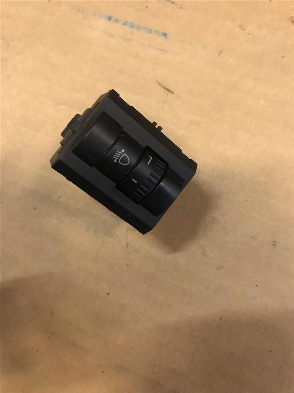 Skoda Octavia A7 для регулятор корректора фар подсветки