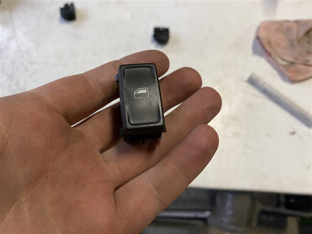 Skoda Octavia A7 для Кнопка стеклоподъемника