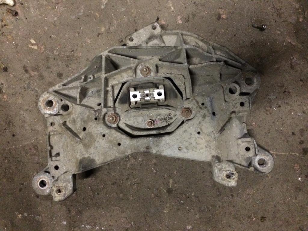 Audi A8 (D4,4H) 2011-2014 для Опора КПП