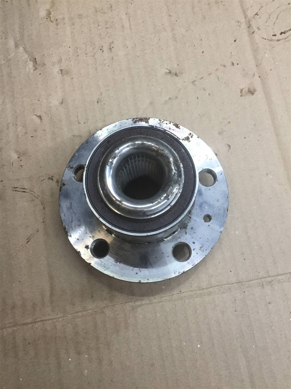 Volkswagen Polo (Sed RUS) 2011-2015 для Ступица передняя