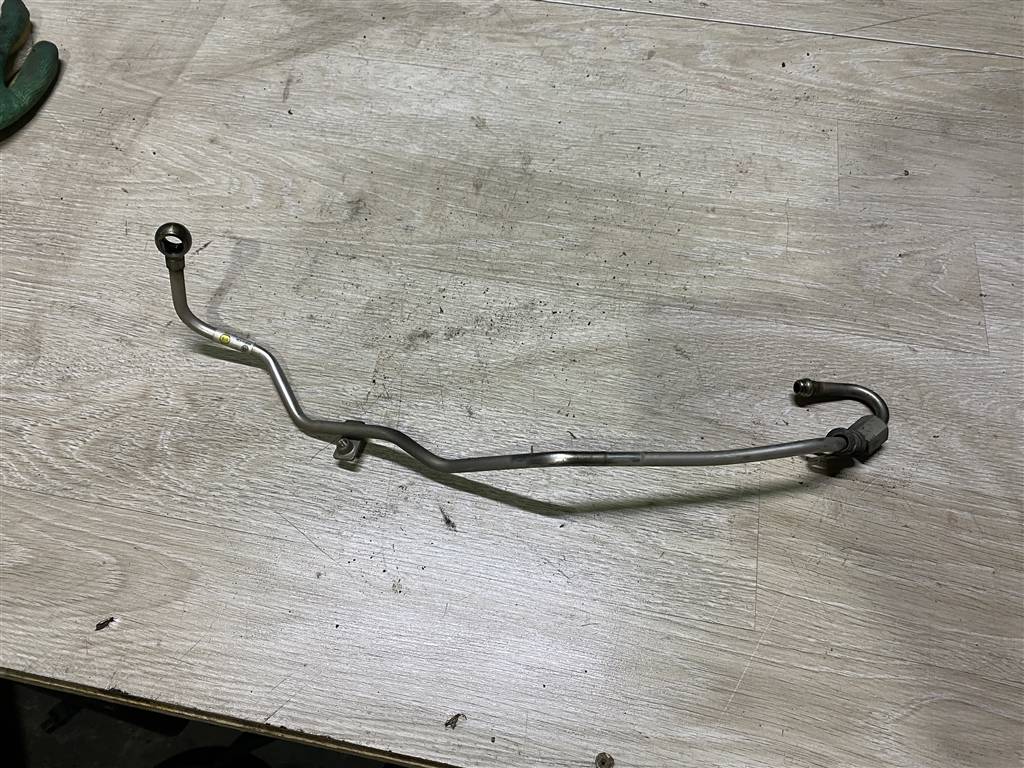 Volkswagen Passat CC 2012-2017 рестайлинг для маслопровод