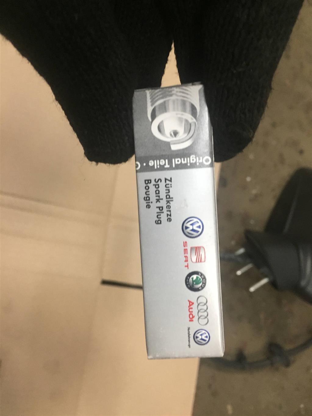 Volkswagen Caddy III 2004-2010 для Свеча зажигания