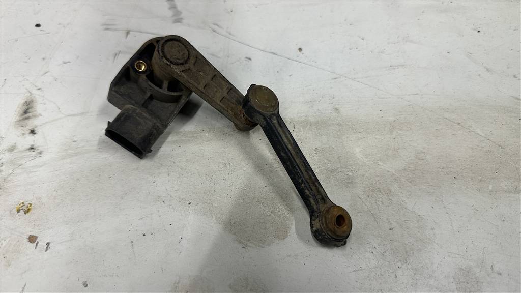 Audi Q7 (4L)  2005 - 2009 для Датчик дорожного просвета