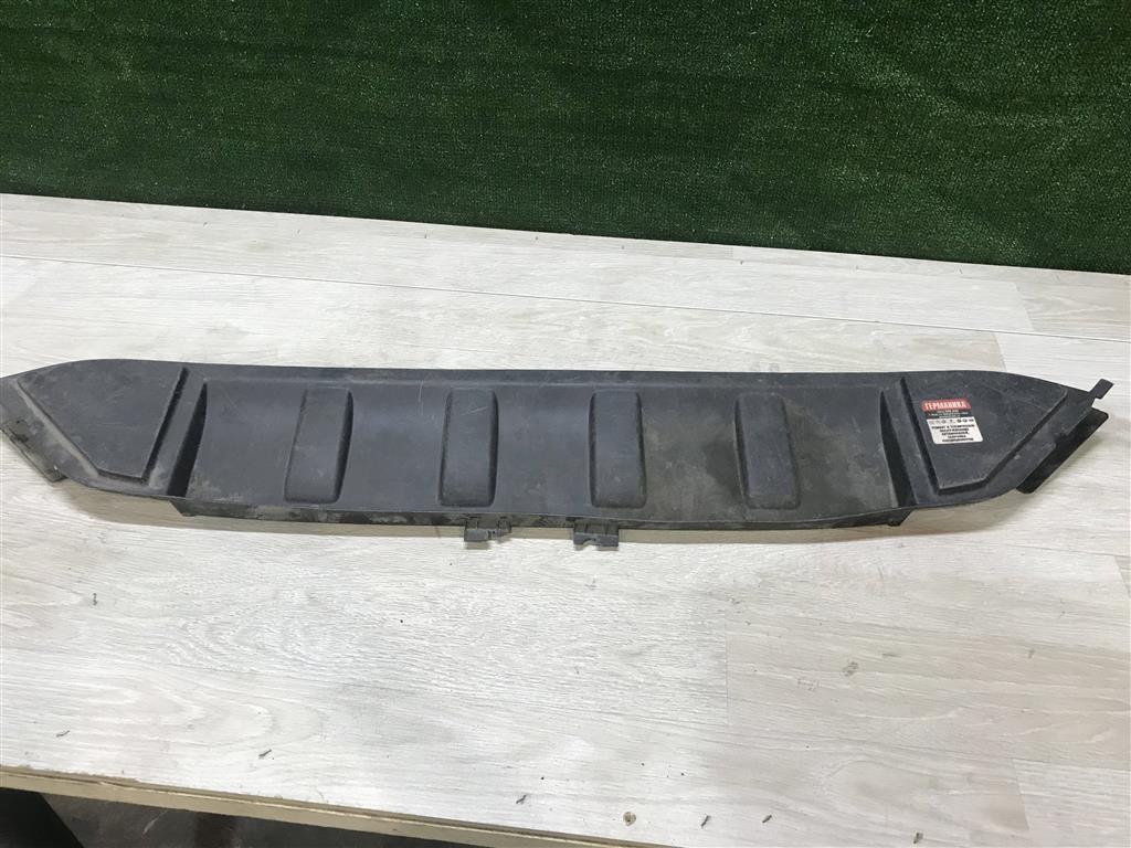 Audi Q7 (4L)  2005 - 2009 для Воздуховод радиатора верхний