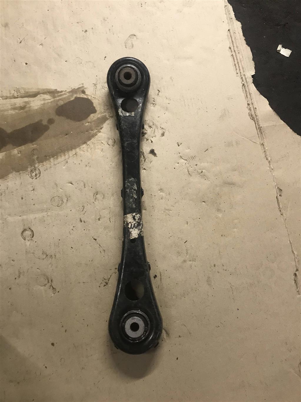 Audi A6 (C6 4F) 2005-2008 для Рычаг задний нижний