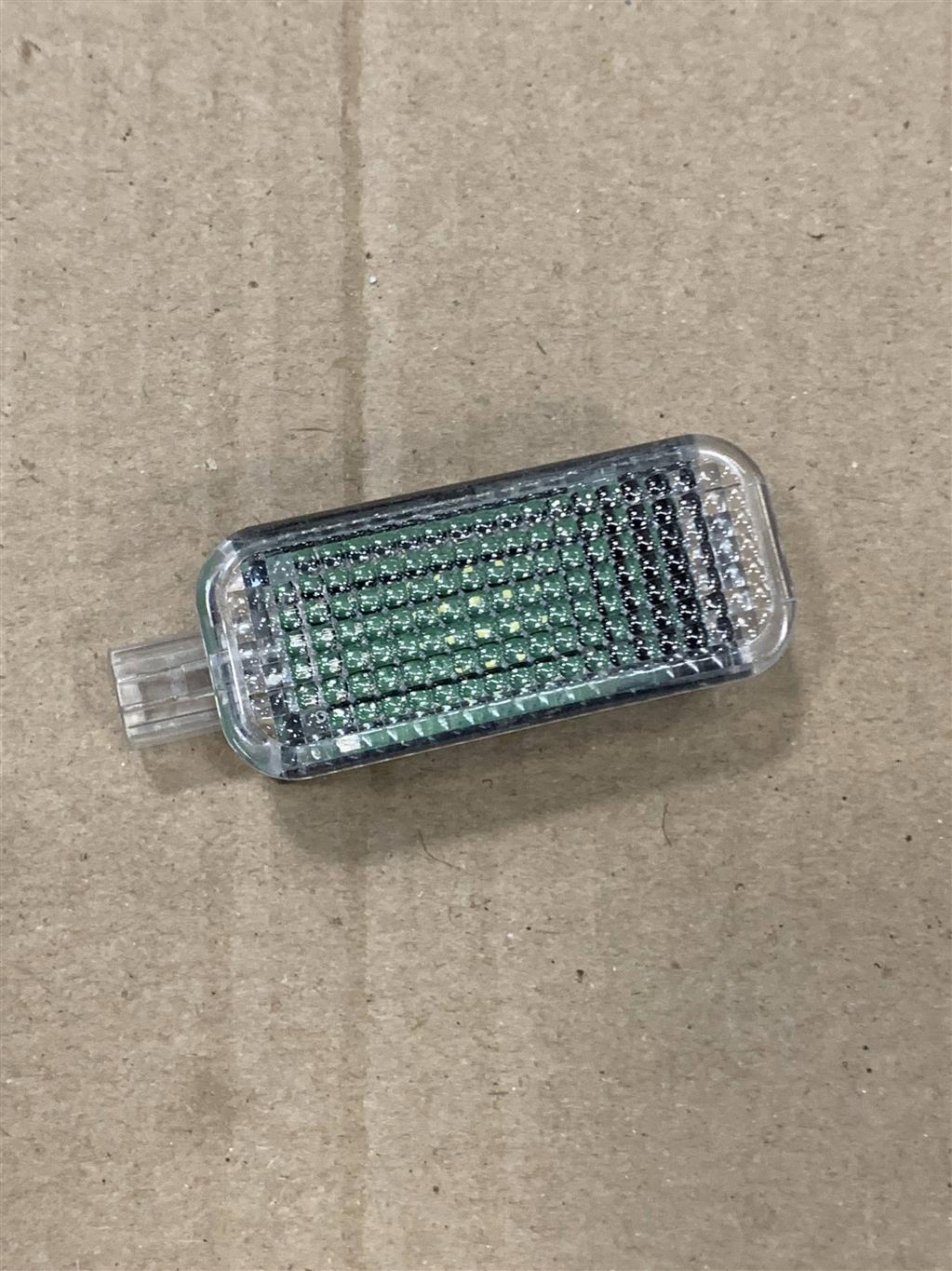 Audi A3 (8V) 2016-2019 рестайлинг для Плафон салонный