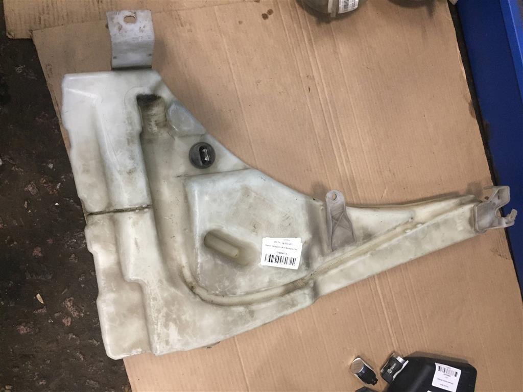 Volkswagen Touareg 7L 2002-2006 для Бачок омывателя лобового стекла