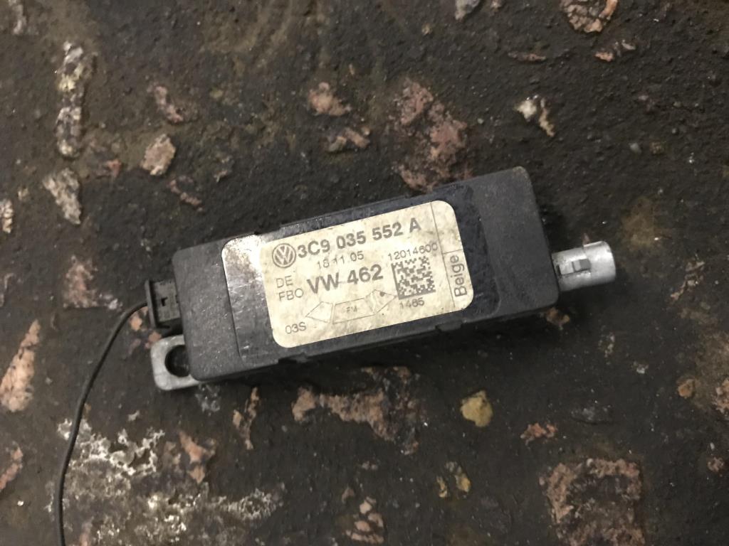 Volkswagen Passat (B6) 2005-2010 для Усилитель антенны