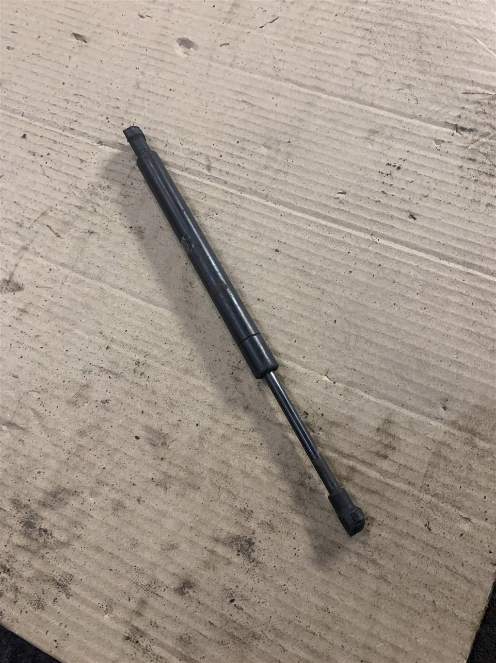 Porsche  Cayenne 955 2002-2007 для Амортизатор крышки багажника