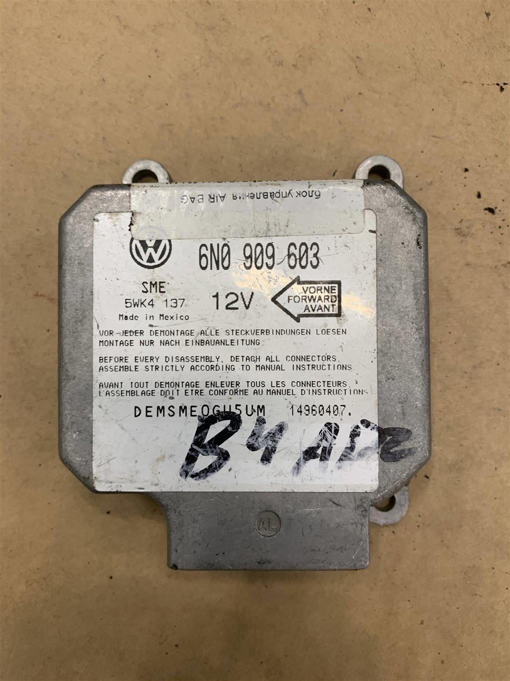 Volkswagen Golf III/Vento 1991-1997 для Блок управления AIR BAG