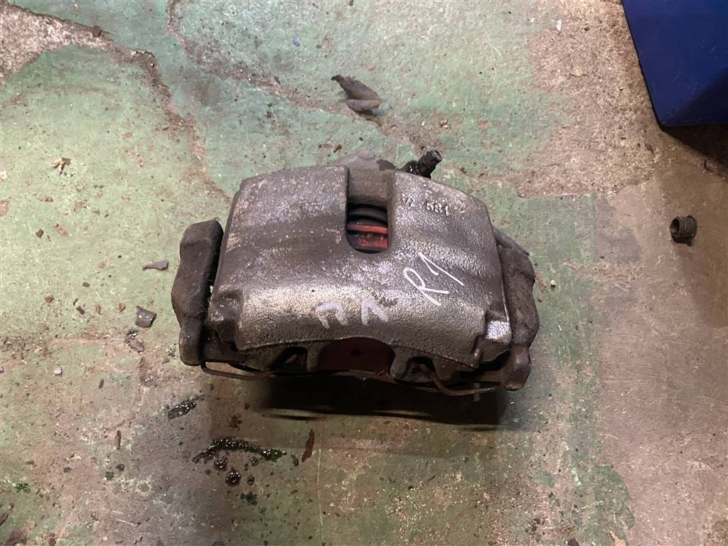 Volkswagen Passat (B7) 2011-2015 для Суппорт передний левый