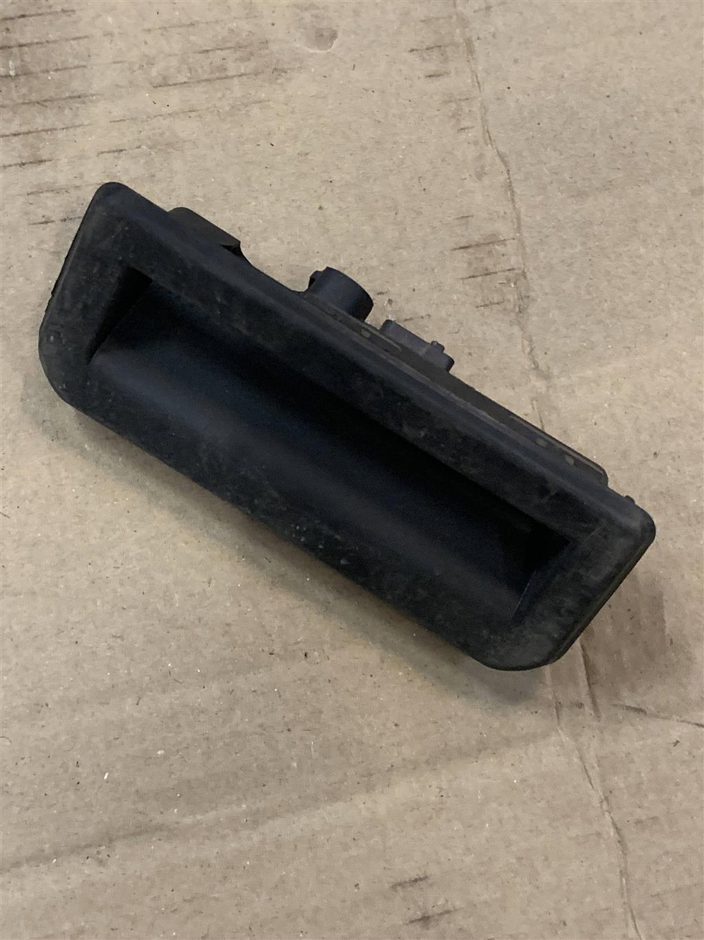 Audi A6 (C8 4K) 2018- для Ручка открывания багажника