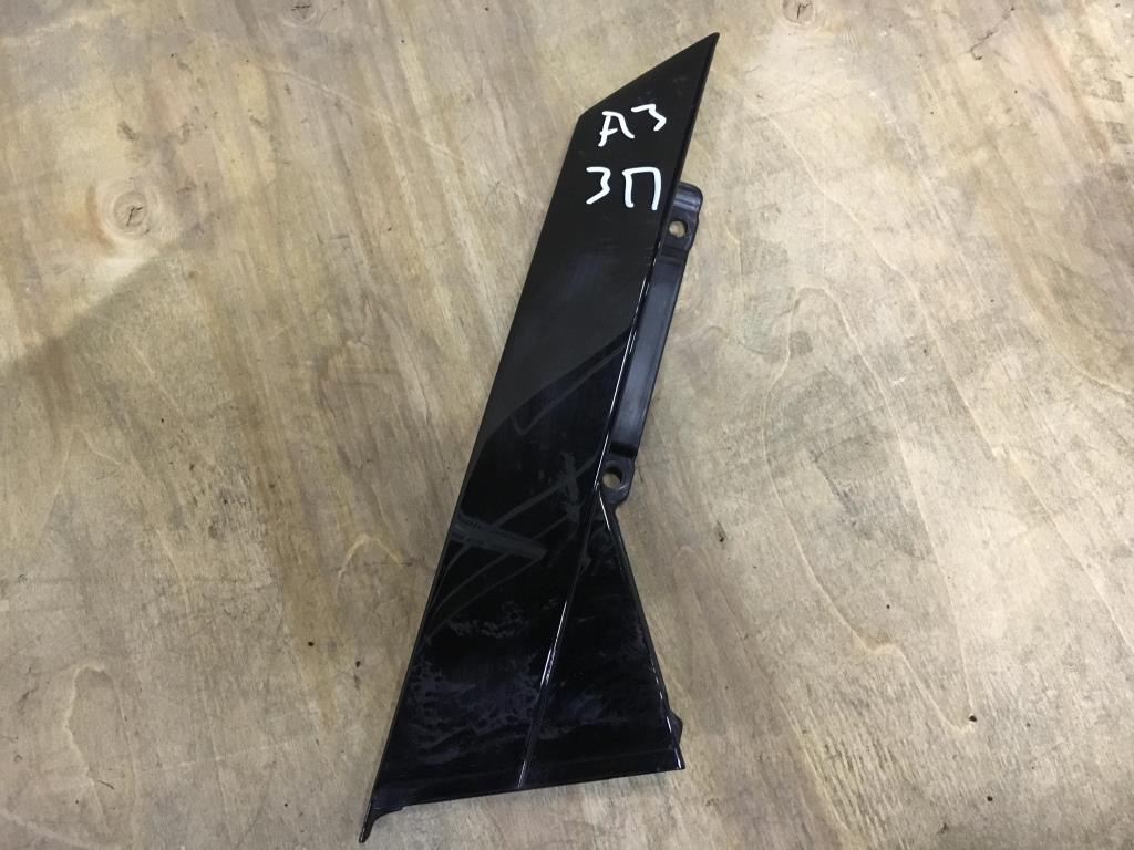 Audi A3 (8V) 2016-2019 рестайлинг для Декоративная накладка