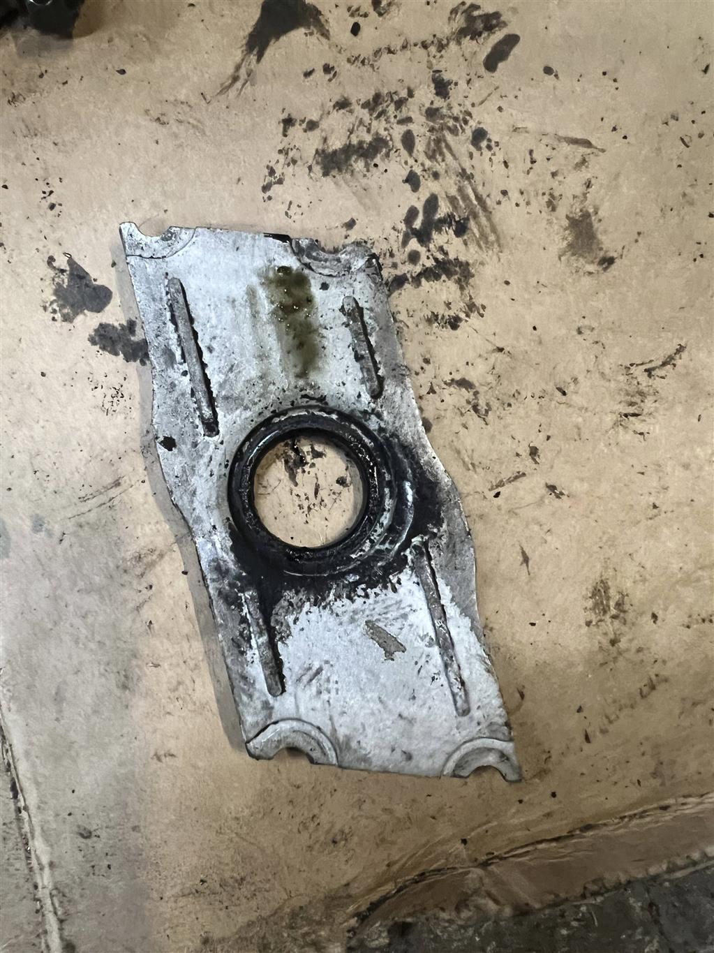 Audi Q7 (4L)  2005 - 2009 для Крышка