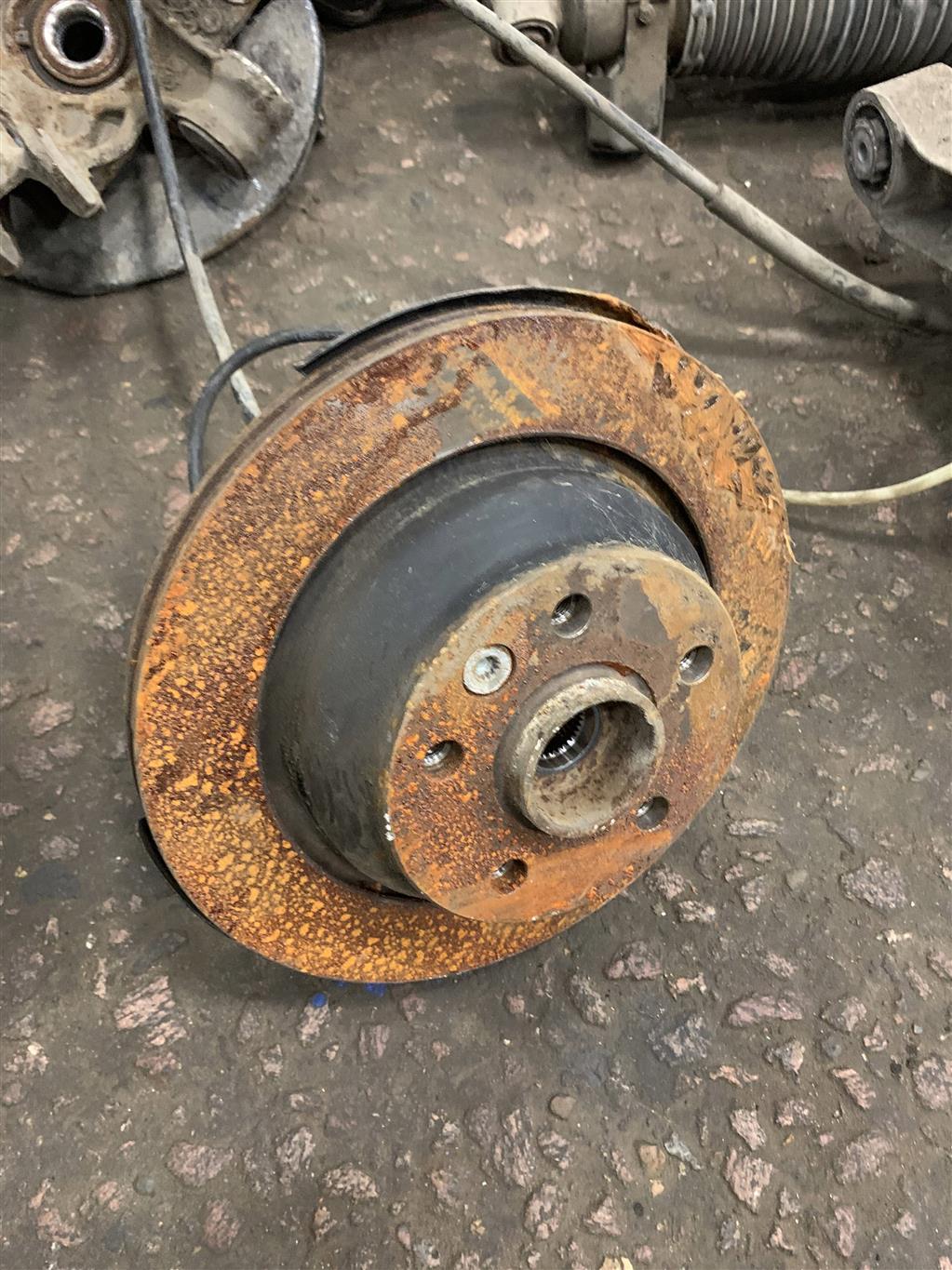 Volkswagen Touareg 7L 2002-2006 для Кулак поворотный задний правый