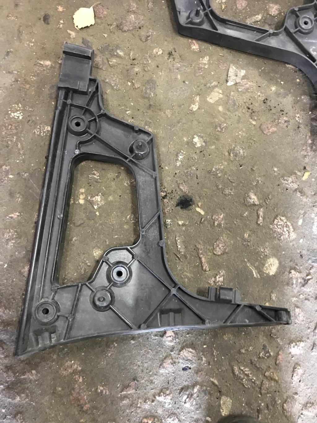 Audi A5/S5 Coupe (8T) 2007-2011 для Направляющая бампера