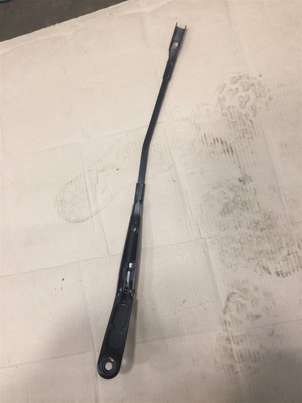 Audi Q8 2018- для Поводок стеклоочистителя передний левый