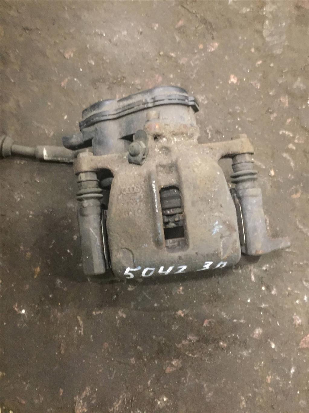 Audi A6 C7 для Суппорт задний правый