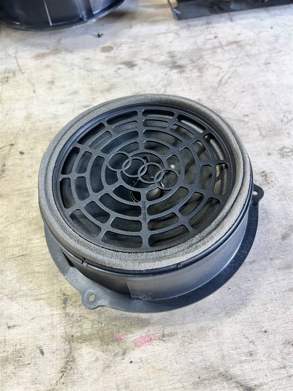 Audi A4 (B8) 2007-2012 для Динамик