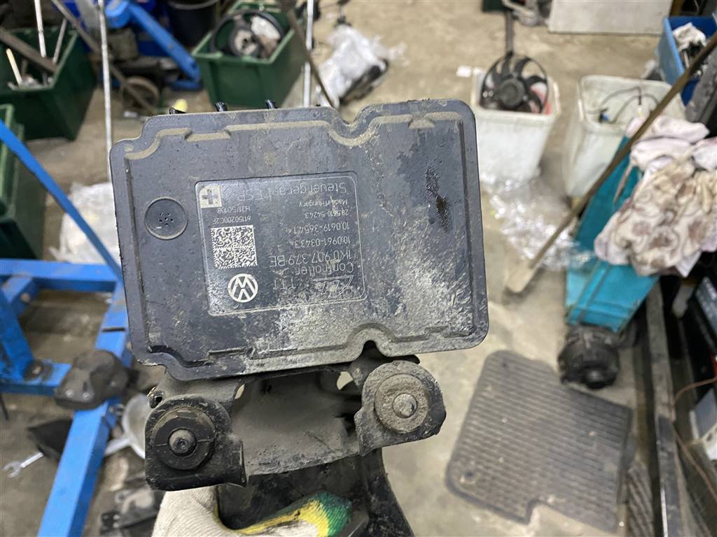 Volkswagen Golf VI 2009-2012 для Блок ABS