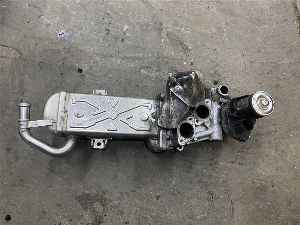 Volkswagen Passat (B7) 2011-2015 для Клапан рециркуляции выхлопных газов